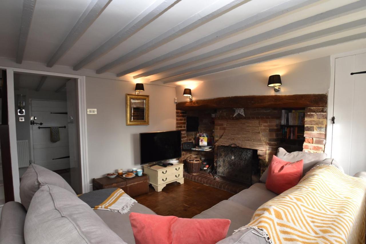 Rose Mullion Cottage Pett Exterior photo